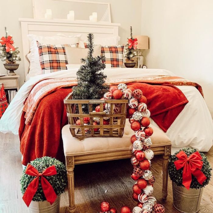 How to decorate a bedroom for christmas