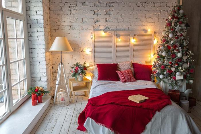 How should i decorate my bedroom for christmas