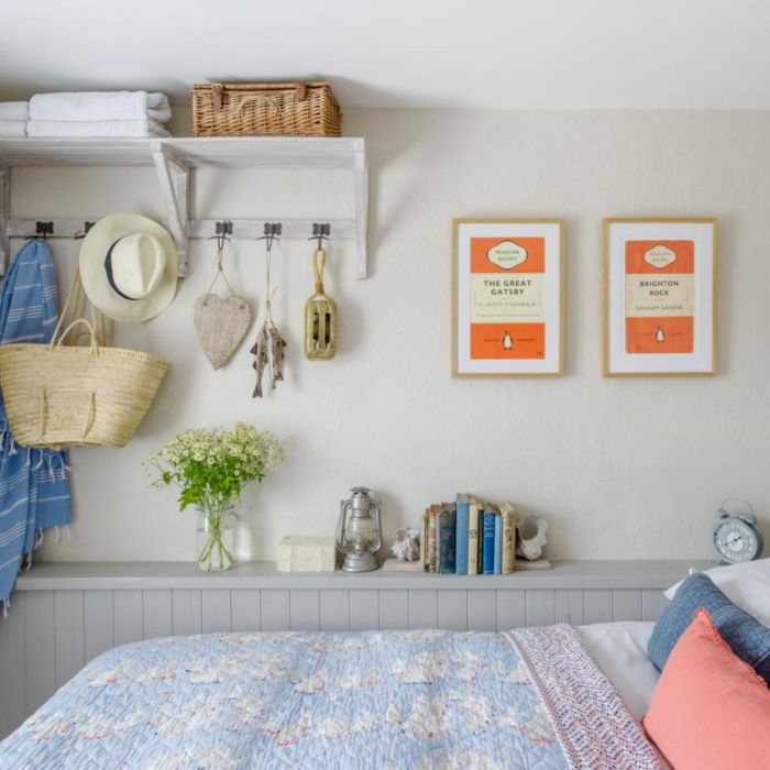 How decorate a small bedroom