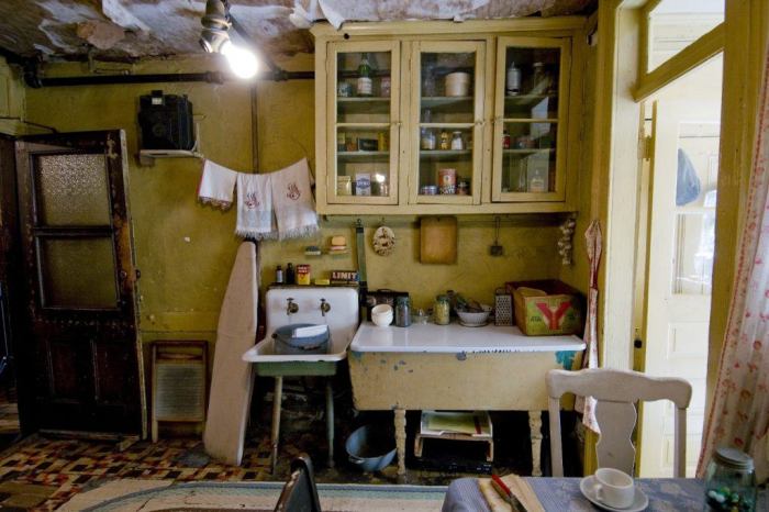 Old kitchen apartment small studio vintage inspired la world apartmenttherapy house article layout amp apartments choose board therapy shared