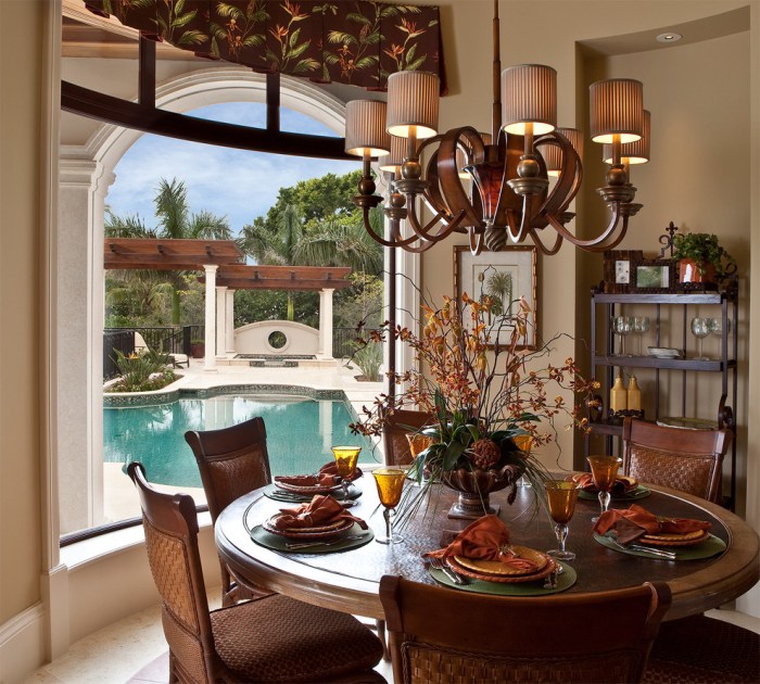 How to decorate a mediterranean dining room