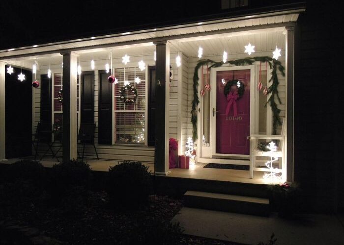 How to Decorate Windows with Christmas Lights Outside – Tips and Tricks for a Festive Display